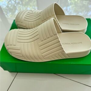 Brandnew slipper size 41 men